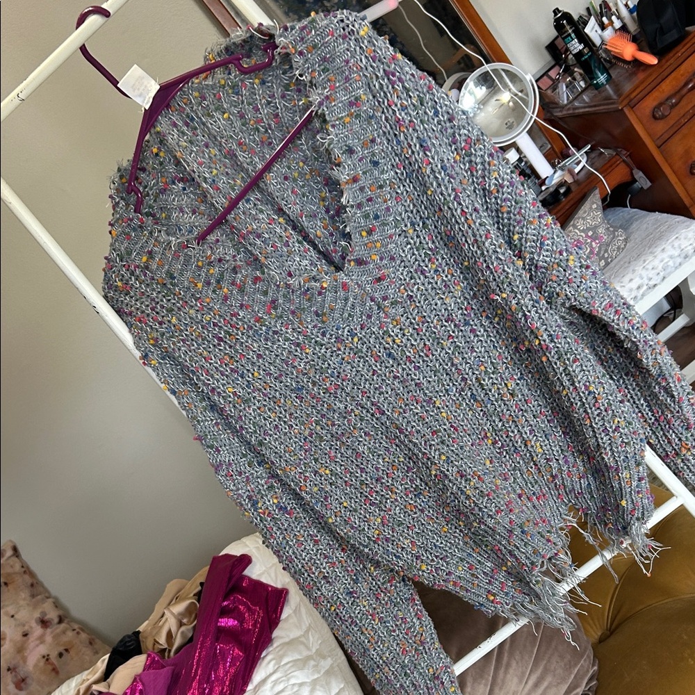 Main Strip Gray Multicolor V-Neck Sweater